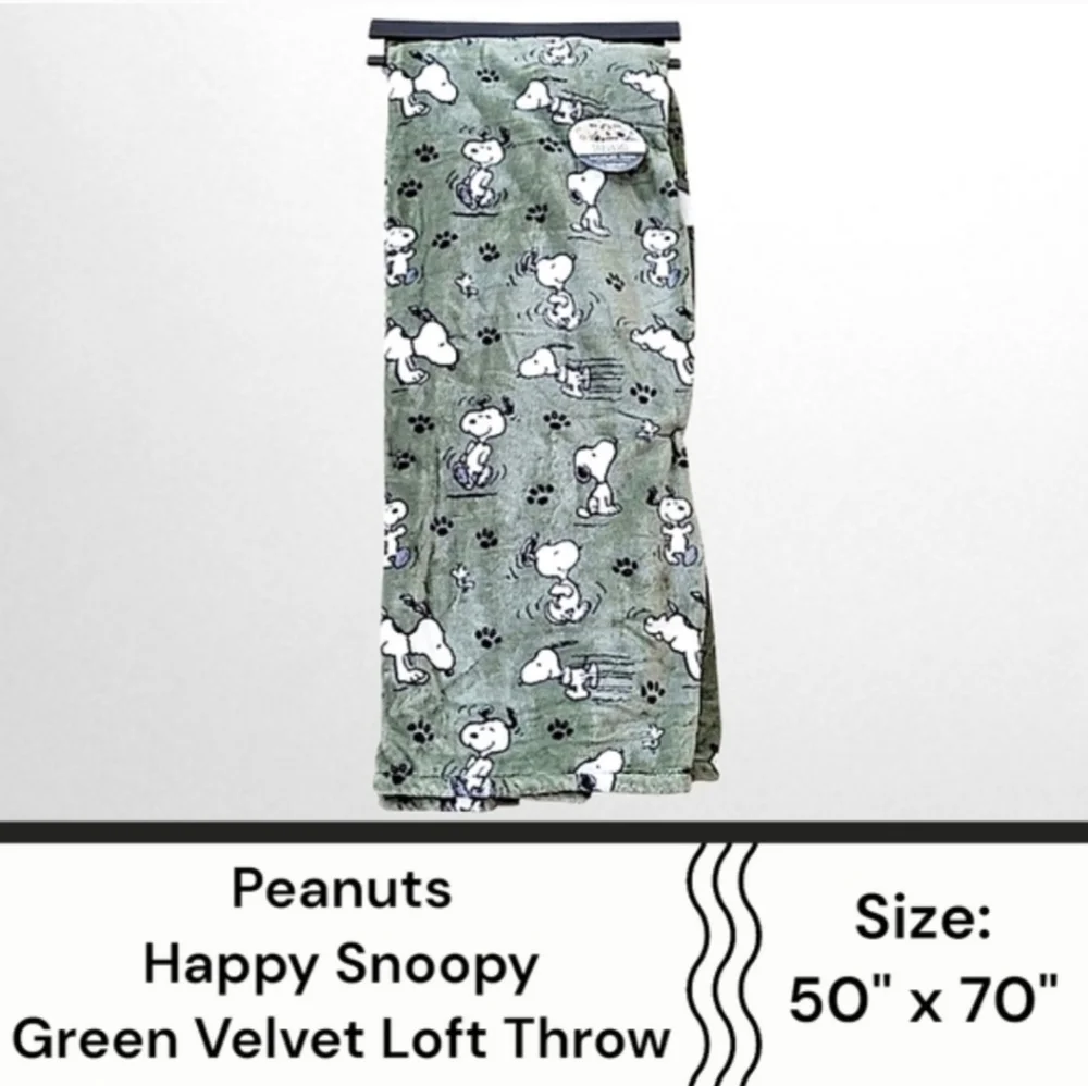 Peanuts Happy Snoopy Throw Green Velvet Loft 50" x 70" - Picture 1 of 8